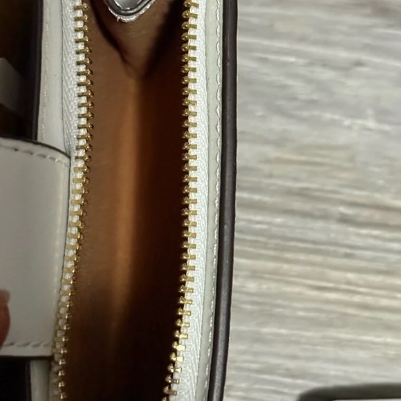 Coach Ivory Leather Wallet with Gold Accents NWOT - Picture 7 of 8